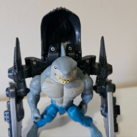 Batman 4in King Shark Mega Gear Deluxe Action Figure with transforming Armor - Picture 5 of 8